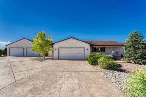 831 Paseo Dorado Dr, Pueblo West, CO, 81007-1112 | Card Image
