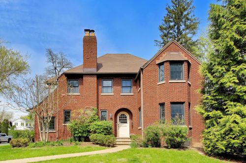 1636 Forest Ave, Wilmette, IL, 60091-1530 | Card Image