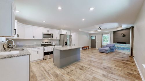 695 Hog Back Ridge Rd, Bethpage, TN, 37022-8219 | Card Image