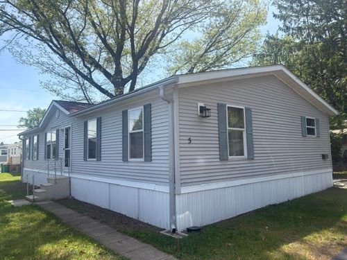 5 Skyview Dr, Rochester, NY, 14625-2646 | Card Image