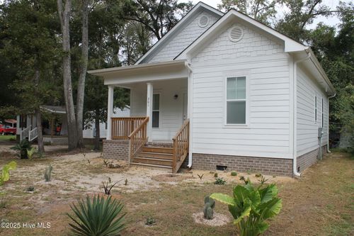 301 E Goodman Rd, Fair Bluff, NC, 28439-8702 | Card Image