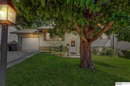 13930 Weir St, Omaha, NE, 68137-1536 | Card Image