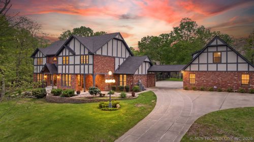 18422 E 92nd St N, Owasso, OK, 74055-8021 | Card Image