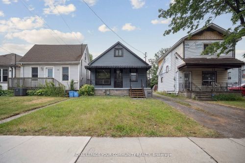 {{alt}} | Card Image