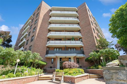 3i-325 King St, Port Chester, NY, 10573-4085 | Card Image