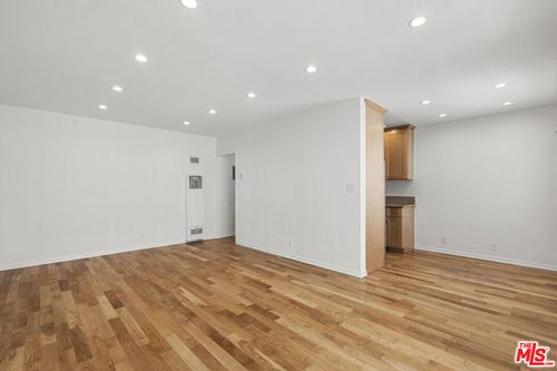 apt-7-923 N San Vicente Blvd, West Hollywood, CA, 90069-3897 | Card Image