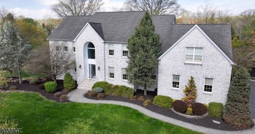 1 Dewing Ct, Ringoes, NJ, 08551-2049 | Card Image