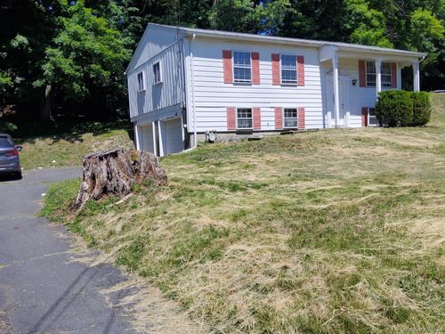 17 Hickory St, Highland Mills, NY, 10930-5143 | Card Image