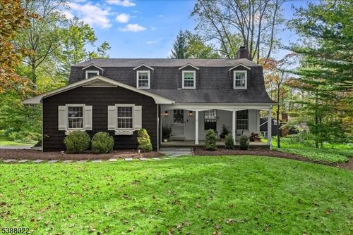 7 Burnett Dr, Chester, NJ, 07930-2716 | Card Image