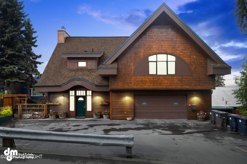 548 Coastal Pl, Anchorage, AK, 99501-1964 | Card Image