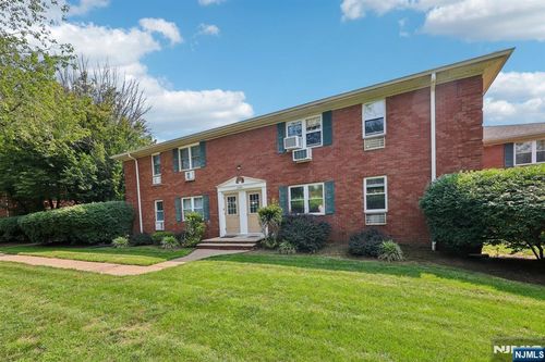 1130 Valley Rd, Wayne, NJ, 07470-2337 | Card Image