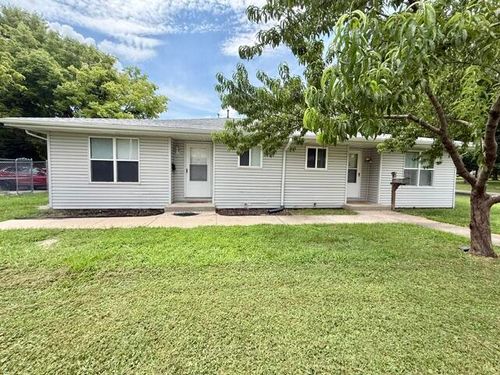 716 E Locust St, Springfield, MO, 65803-3132 | Card Image