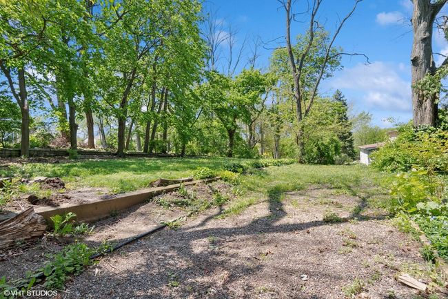 1005 Division St, House other with 6 bedrooms, 2 bathrooms and 2 parking in Lisle IL | Image 4