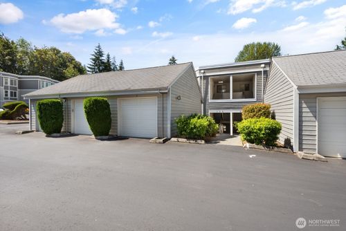 d1-4202 Factoria Blvd Se, Bellevue, WA, 98006-1941 | Card Image