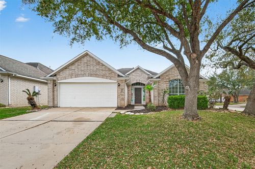 3143 Oakwood Run Dr, Sugar Land, TX, 77498-7396 | Card Image