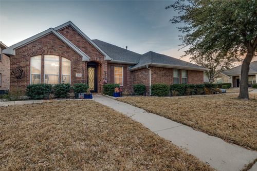 4500 Fox River Trl, Arlington, TX, 76017-7966 | Card Image