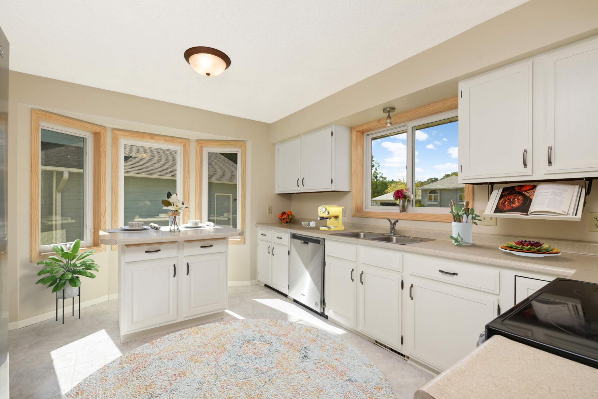 Oakwood Dr, Saint Paul, MN 55126