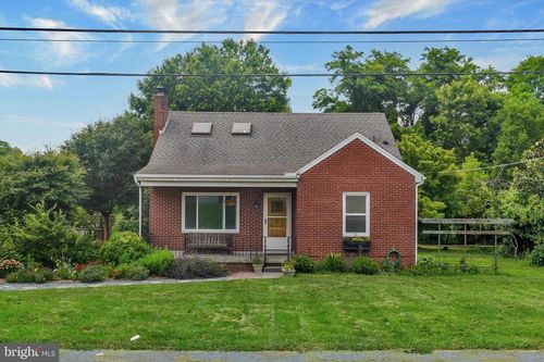 867 Elm St, Bressler, PA, 17113-3108 | Card Image