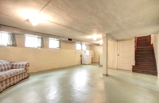 204 N Oak St, Home with 3 bedrooms, 1 bathrooms and null parking in Villa Grove IL | Image 24