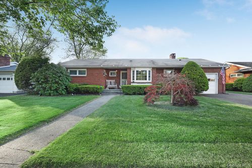 36 Finger St, Saugerties, NY, 12477-1116 | Card Image