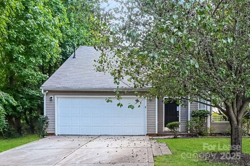 4335 Looking Glass Ln, Charlotte, NC, 28269-7104 | Card Image