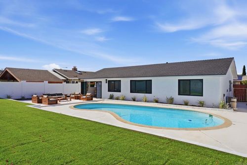 8833 Glenhaven Street, San Diego, CA, 92123 | Card Image