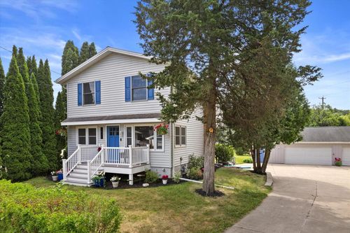1542 3rd Street, Delafield, WI, 53018 | Card Image