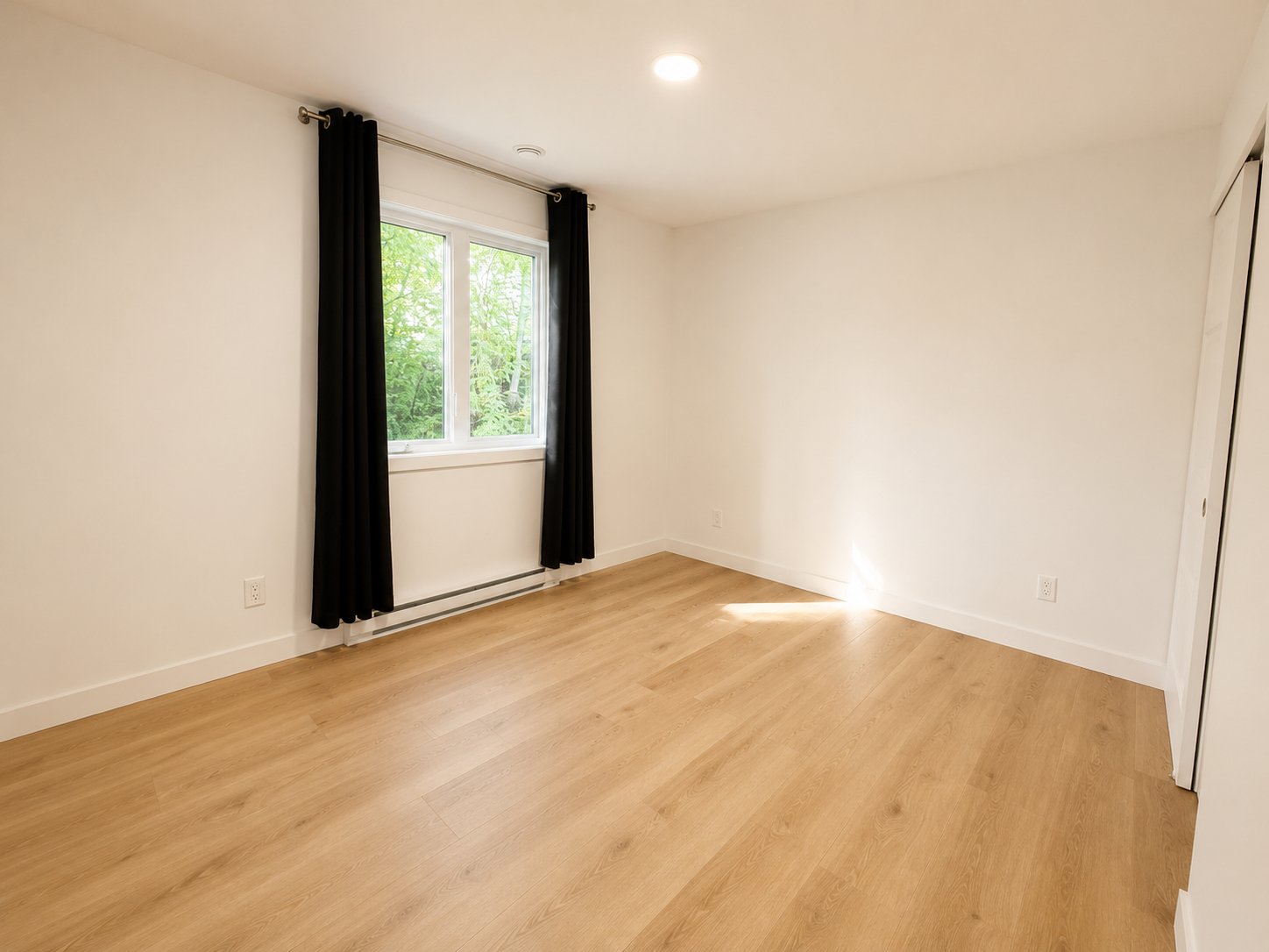 Residential Lease in Saint-Côme/Linière