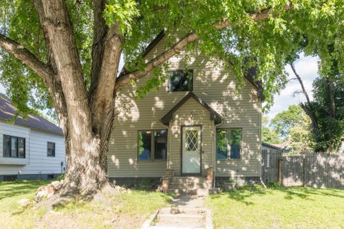 205 Summit Ave, Hanska, MN, 56041-7715 | Card Image