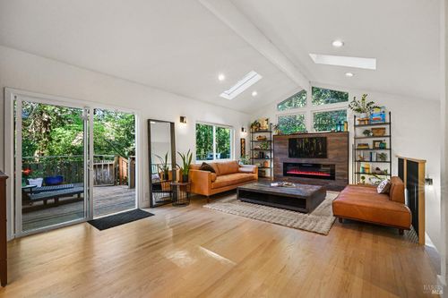 16 Iron Springs Road, Fairfax, CA, 94930 | Card Image