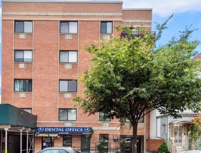 5B - 37-59 61st, Condo with 2 bedrooms, 2 bathrooms and null parking in Woodside NY | Image 1