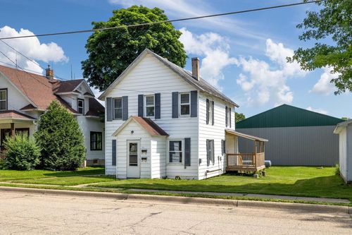 213 W Caledonia St, Caledonia, MN, 55921-1004 | Card Image
