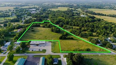 11 acres of commercial property | Image 1