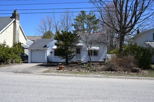 330 John St S, Gravenhurst, ON, P1P1J1 | Card Image