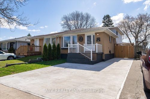 2504 Glamworth Cres, Mississauga, ON, L5K1G3 | Card Image