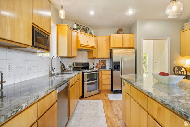 2032 Spring Oaks Dr, House other with 5 bedrooms, 4 bathrooms and 3 parking in Springville UT | Image 11