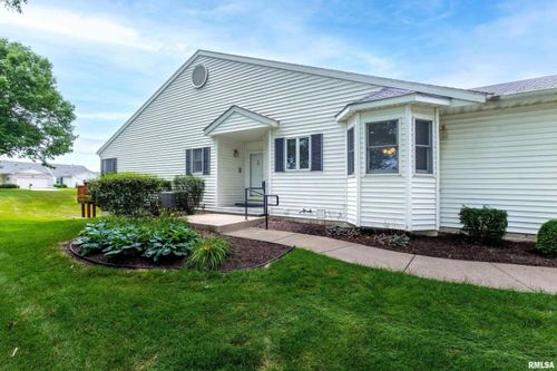 1106 Iowa Dr, Le Claire, IA, 52753-9341 | Card Image