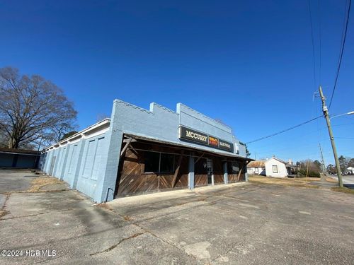 4392 Lee St, Ayden, NC, 28513-7176 | Card Image