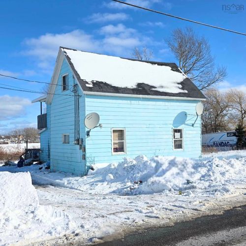 15 Guy St, Sydney Mines, NS, B1V2N5 | Card Image