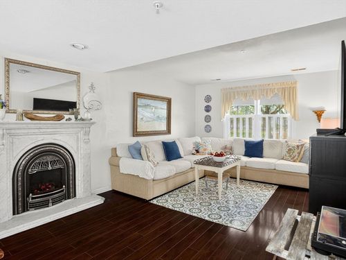 127-127 Clear Pond Dr, Walpole, MA, 02081-4345 | Card Image