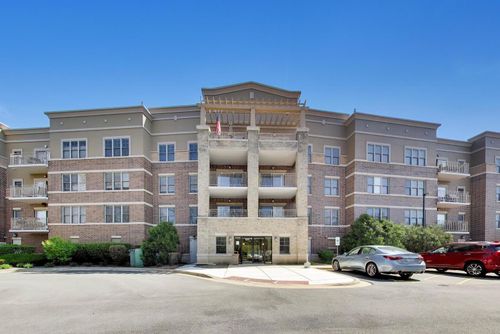 307-105 Lakeview Dr, Bloomingdale, IL, 60108-1232 | Card Image