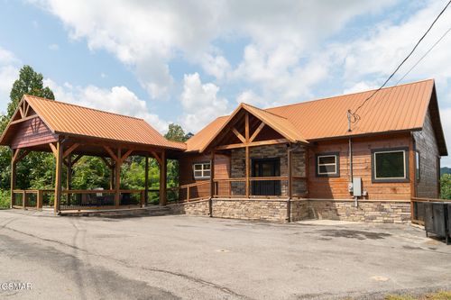 1072 Village Loop Rd, Gatlinburg, TN, 37738-4404 | Card Image