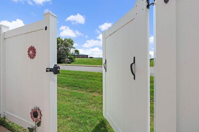 1071 Muna Ct, Townhouse with 3 bedrooms, 3 bathrooms and 3 parking in Spring Hill TN | Image 34