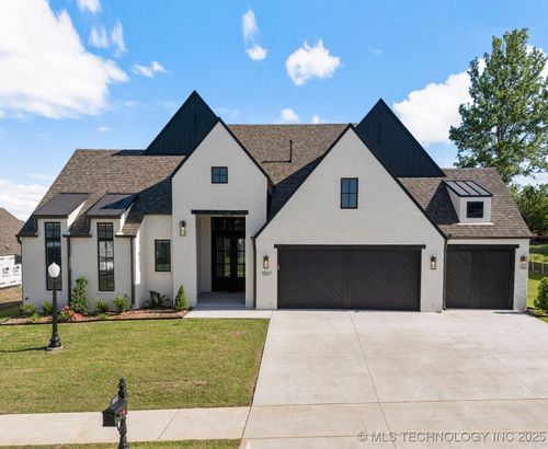 1507 Cedarwood Dr, Claremore, OK, 74017-2086 | Card Image