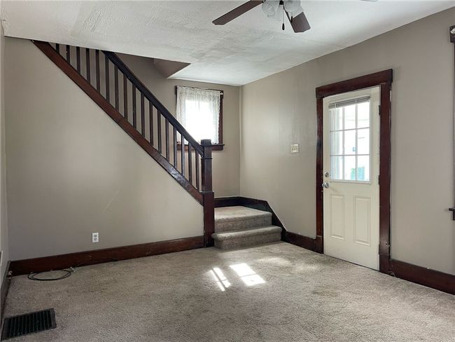 412 20 Th St, House other with 2 bedrooms, 1 bathrooms and 1 parking in Beaver Falls PA | Image 6