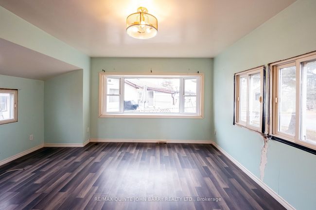 104 - 104-63 Whites Rd, House other with 2 bedrooms, 1 bathrooms and 2 parking in Quinte West ON | Image 14