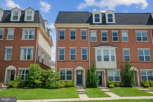 623 E 7th St, FREDERICK, MD, 21701-3174 | Card Image