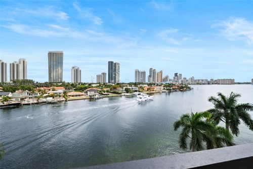 apt-710-19195 Mystic Pointe Dr, Aventura, FL, 33180-4505 | Card Image