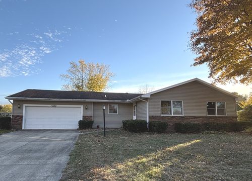 2109 Mallard Dr, Mahomet, IL, 61853-7404 | Card Image