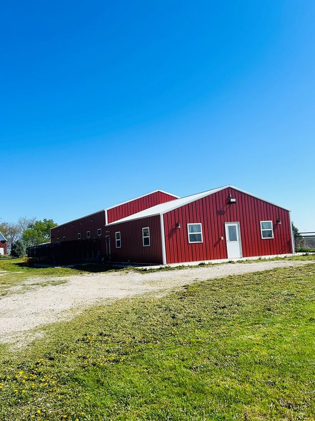 2271 200th Street, Home with 4 bedrooms, 1 bathrooms and 2 parking in Humboldt IA | Image 5